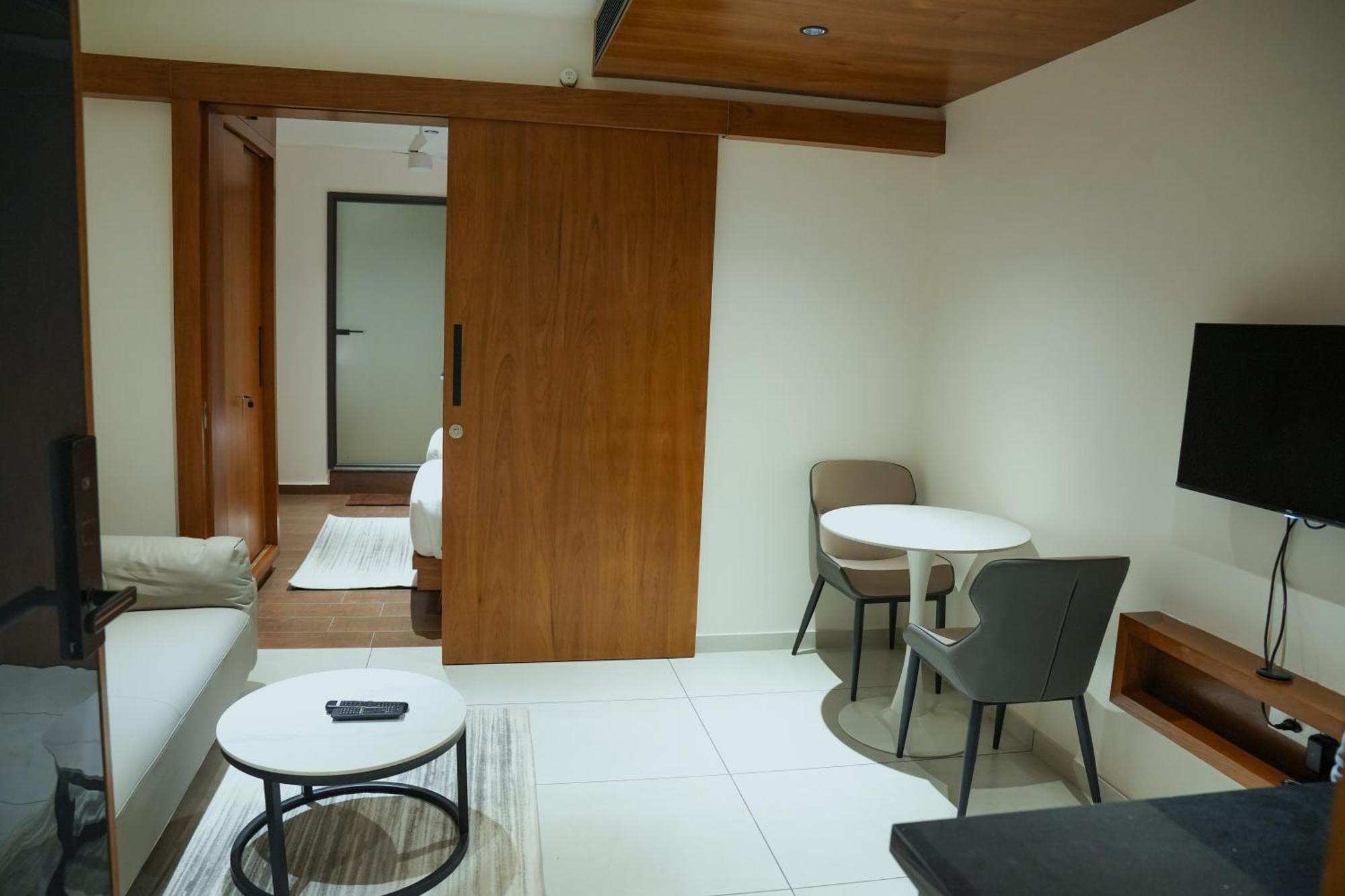 Hotel Cloud Bay Manjeri Екстер'єр фото